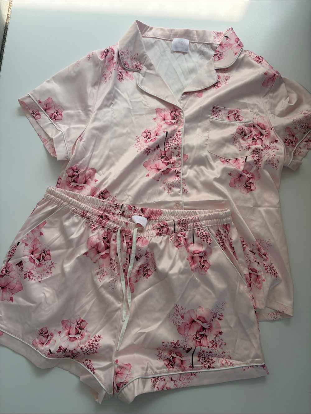 Le Rose Stories Satin Style Floral Pajama Set Pink Button Up & Shorts XL